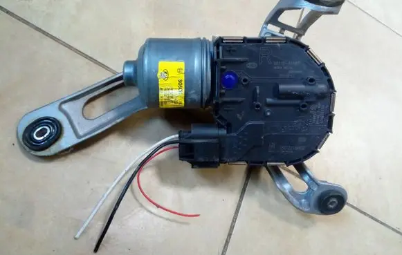 KIA Carens III Wiper motor 98110A4900 NE69306