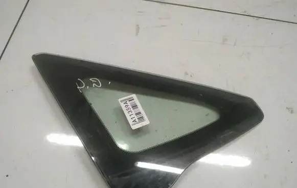 Honda FR-V Front triangle window/glass AS2