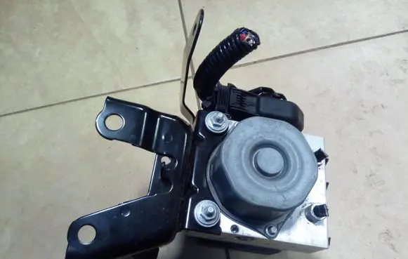 Toyota Aygo AB40 ABS Pump 445400H130 NE69607