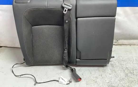 Opel Insignia A Rear seat headrest 