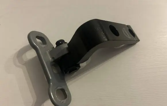 Volvo S90, V90 Front door lower hinge 31371554