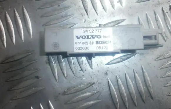 Volvo S60 Airbag deployment crash/impact sensor 9452777