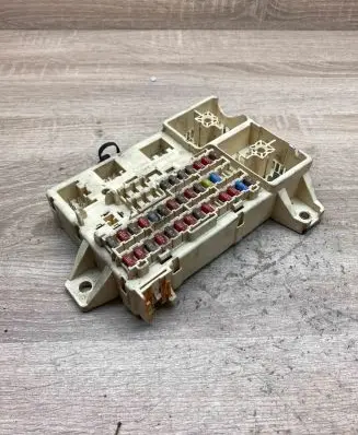 Jaguar S-Type Fuse module 6R8T14A067AA 0103071