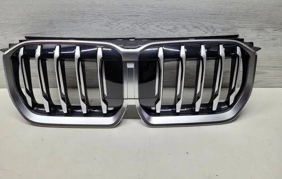BMW X1 U11 Front grill 18517811