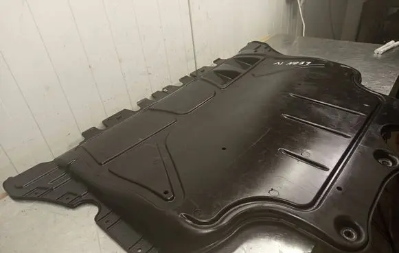 Seat Leon IV Engine splash shield/under tray 3Q0825236G