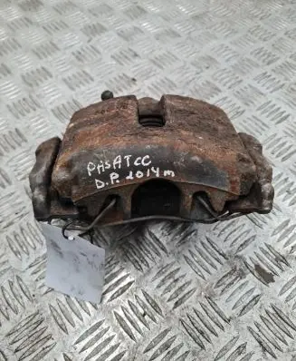 Volkswagen PASSAT CC Front brake caliper