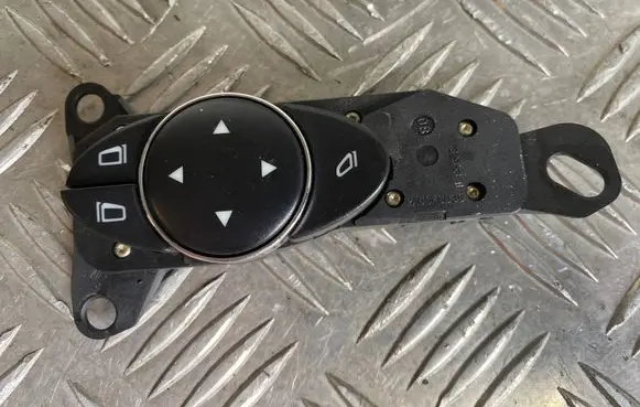 Mercedes-Benz E W211 Wing mirror switch 2118216179 03211036