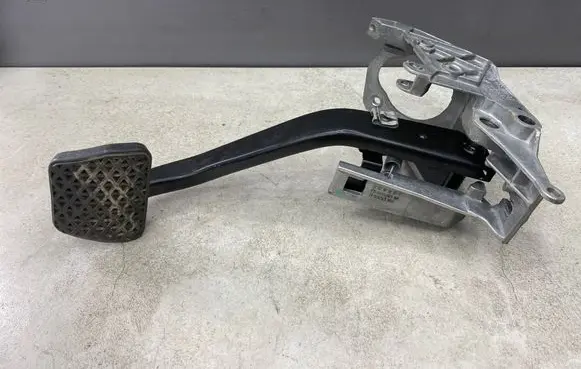 BMW 3 E90 E91 Brake pedal 6751975 5050623 678711