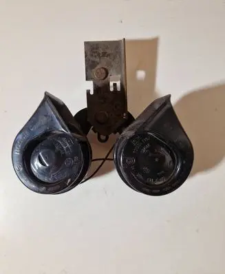 BMW 1 E81 E87 Horn signal 703881157 024148