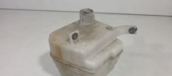Toyota Prius (XW20) Windshield washer fluid reservoir/tank 1789321030