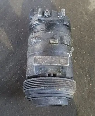 BMW 7 E38 Air conditioning (A/C) compressor (pump)