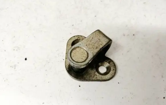 Peugeot 206 Front door lock loop/hook striker 