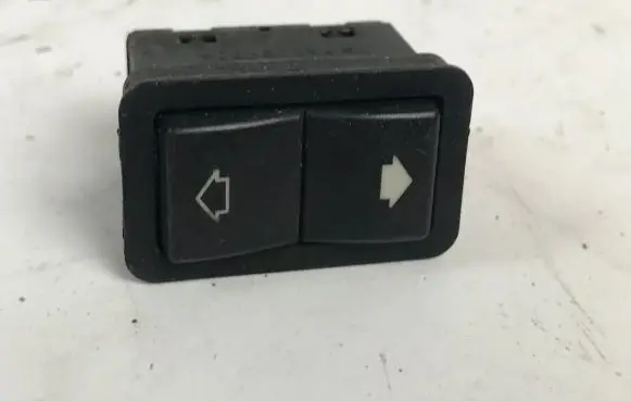 BMW 5 E39 Electric window control switch 8368974