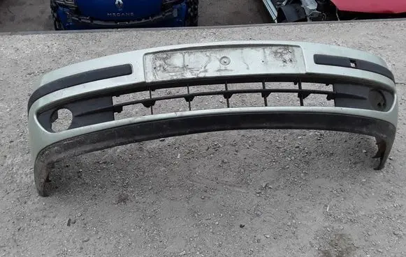 Renault Laguna II Front bumper 8200008270