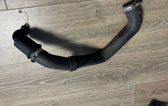 Ford Ecosport Intercooler hose/pipe GN116C646FA
