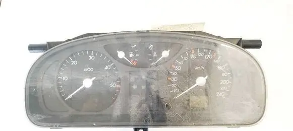 Renault Laguna II Speedometer (instrument cluster) 8200328436