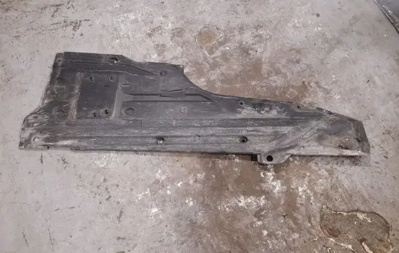 Mercedes-Benz SLK R172 Engine splash shield/under tray 1726190038 A1726190038