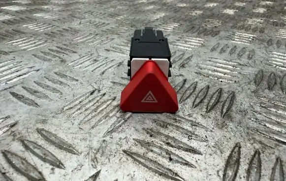 Volkswagen Tiguan Hazard light switch 5M0953509