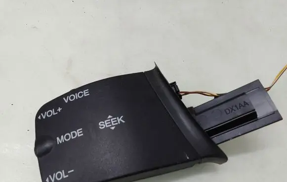 Ford Focus Multifunctional control switch/knob 758709