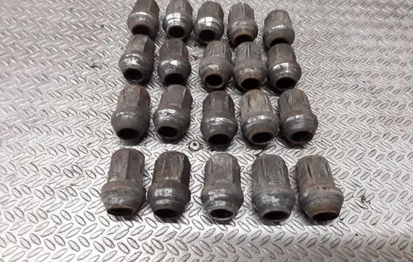Mazda CX-7 Nuts/bolts 