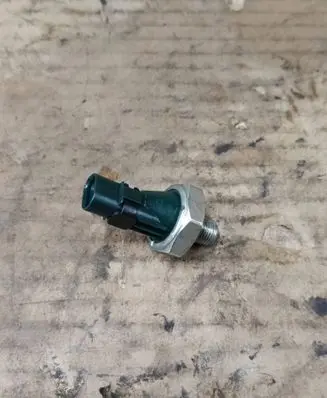 Audi Q5 SQ5 Oil pressure sensor 06L919081