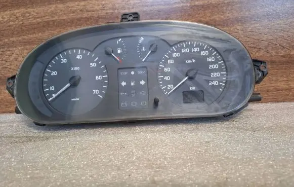 Renault Scenic I Speedometer (instrument cluster) P8200071811 216585887 NS00562022