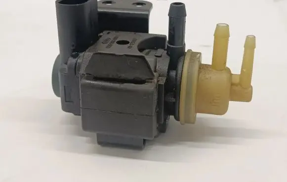 Volkswagen Touareg III Turbo solenoid valve 059906609E