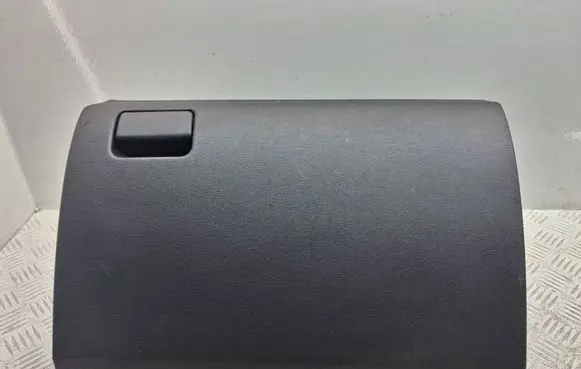 Toyota Avensis T270 Glove box 5555005090C0 5555005090