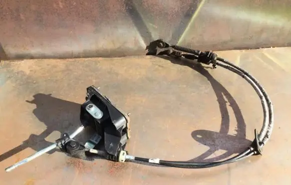Gear shift cable linkage