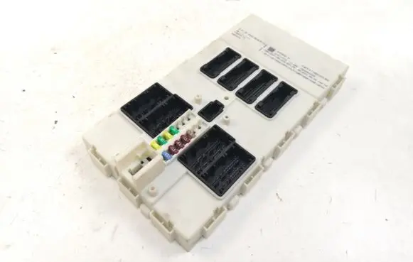 BMW 1 F20 F21 Fuse module 9303543