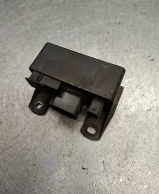 Mercedes-Benz C W203 Glow plug pre-heat relay 