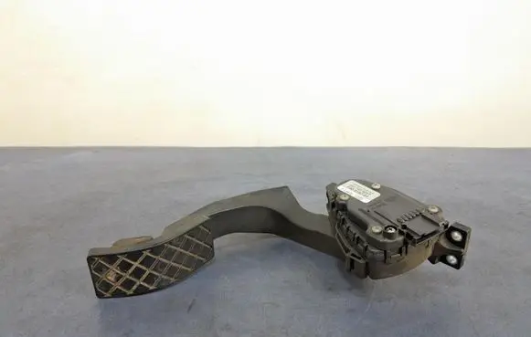 Audi A8 S8 D3 4E Accelerator throttle pedal 4E1723523F