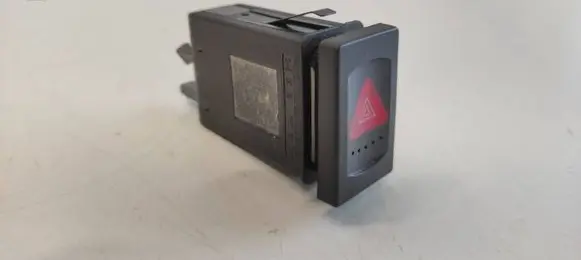 Volkswagen PASSAT B5.5 Hazard light switch