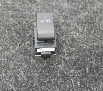 Toyota Avensis T250 Electric window control switch 8481005050