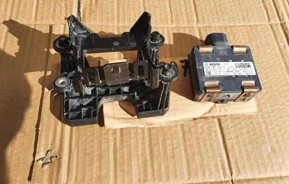 Skoda Superb B8 (3V) Sensor 3Q0907561E 3Q0907572C