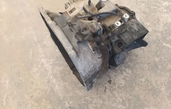 Ford Fiesta Manual 5 speed gearbox BA6R7002ABF