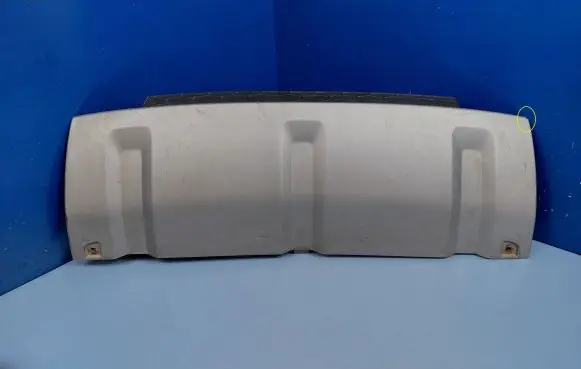 Front bumper lip