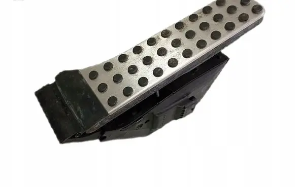 Mercedes-Benz GLC X253 C253 Accelerator throttle pedal A2533000104