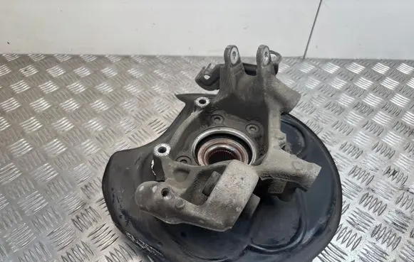 Rear wheel hub