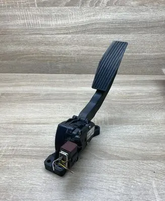 Opel Vectra C Accelerator throttle pedal 9186724