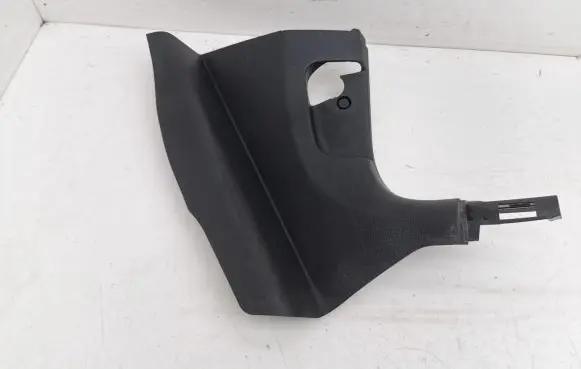Foot area side trim