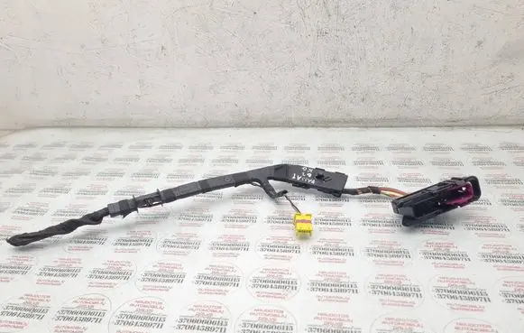 Volkswagen PASSAT B7 Rear door wiring loom 1K0937722D