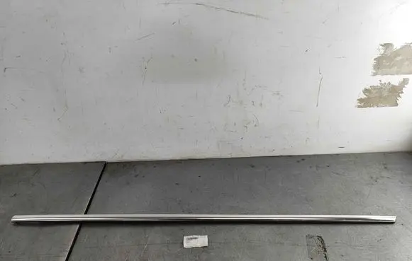 Volvo XC90 Front door glass trim molding 32237257 32378402