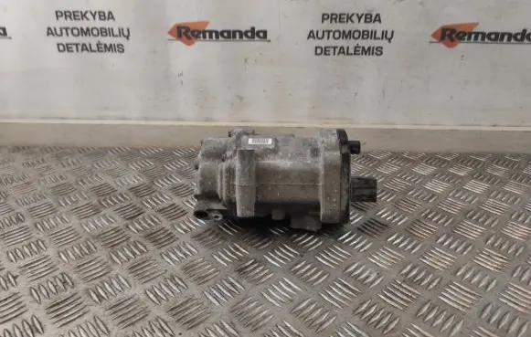 Toyota Prius (XW50) Air conditioning (A/C) compressor (pump) ESB20C 0424000021