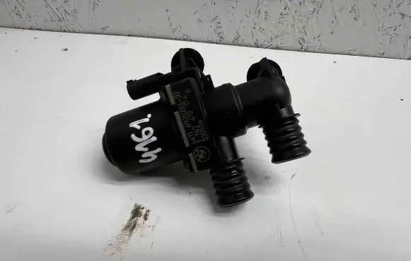 BMW 5 E60 E61 Coolant heater control valve 6920226 030526 1147412174