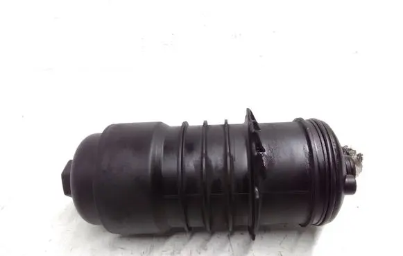 Oil filter mounting bracket