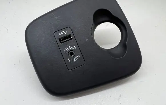 Mini One - Cooper F56 F55 USB socket connector 9266607