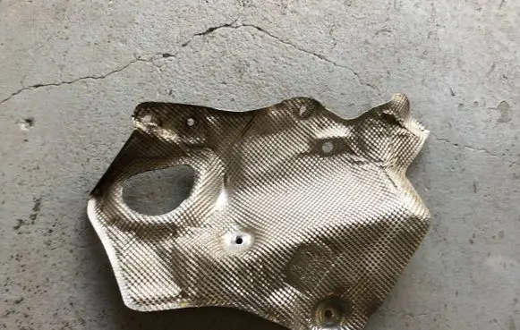 Volkswagen Touareg III Heat shield in engine bay 4M1825643F