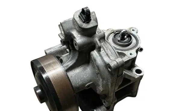 Mazda 6 Water pump SH01151H0 1428 S14283