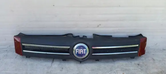 Fiat Panda II Front bumper upper radiator grill 735353899